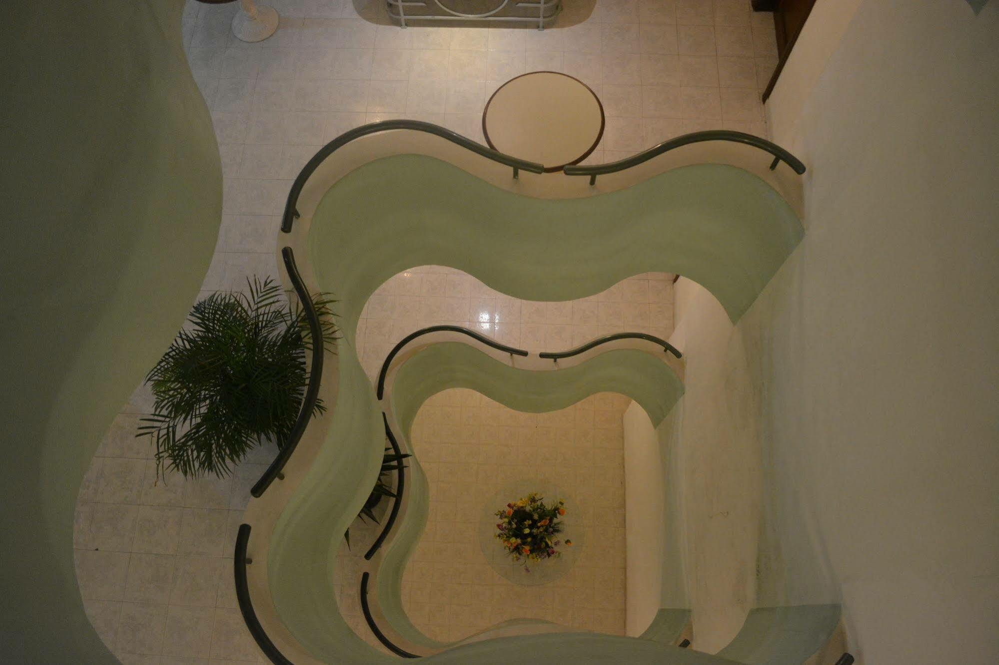 ורקרוז Hotel Ruiz Milan מראה חיצוני תמונה